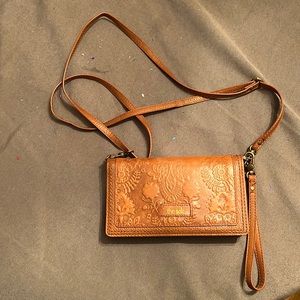 The same crossbody wallet